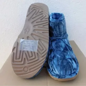 UGG BLUE CLASSIC MINI CRUSHED VELVET BOOTS, FITS WOMEN US 6-7  ~NEW