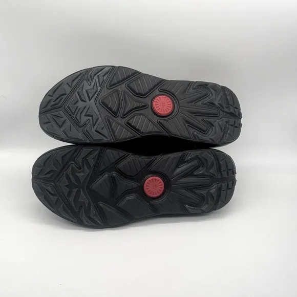 UGG CA805 V2 Ultra Mini boots
