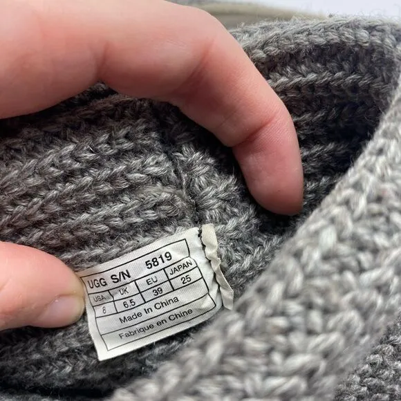 UGG Cardy Grey Sweater Boots Women’s Size 8 Cardy Gray Rolled Cuffed Knit Boots