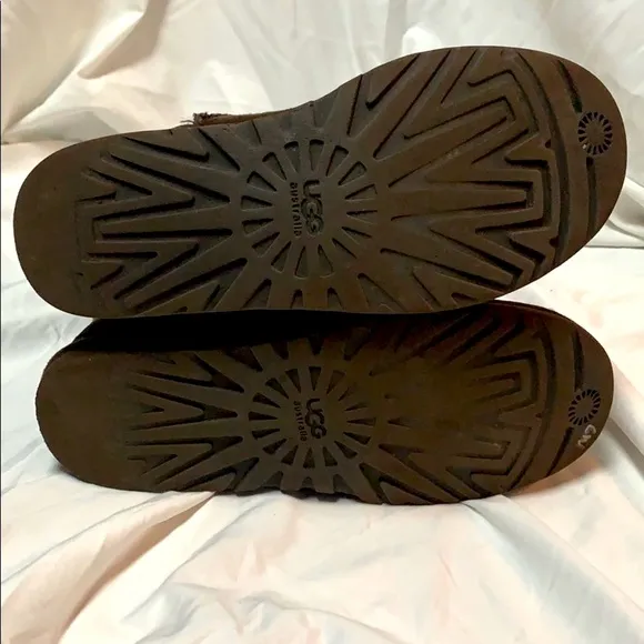 Ugg Classic Brown Suede Leather Boots - size 9