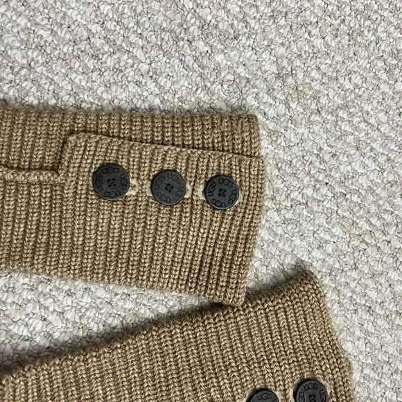 Ugg classic cardy brown boots size 5