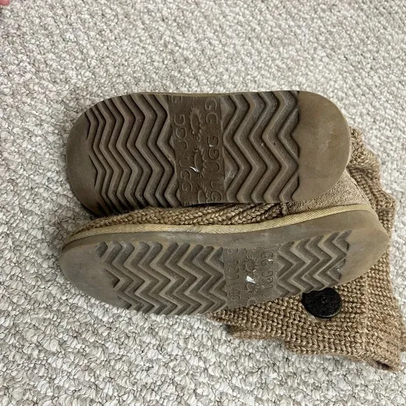 Ugg classic cardy brown boots size 5