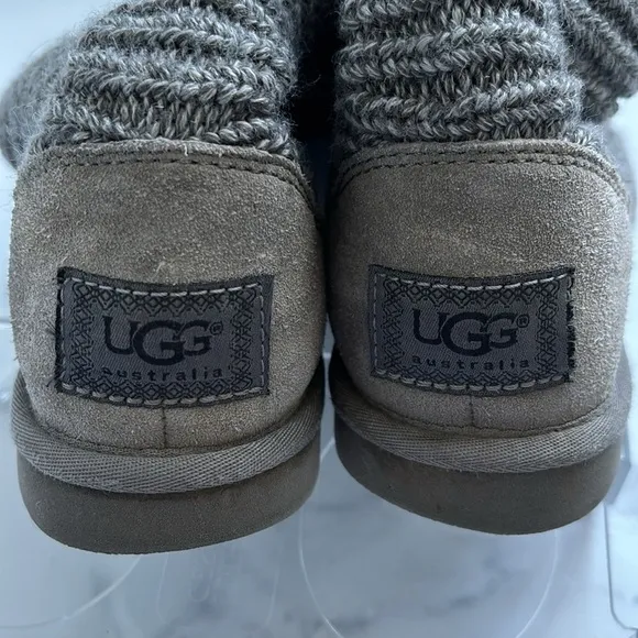 UGG Classic Cardy Gray Chunky Cable Sweater Boot Size 5