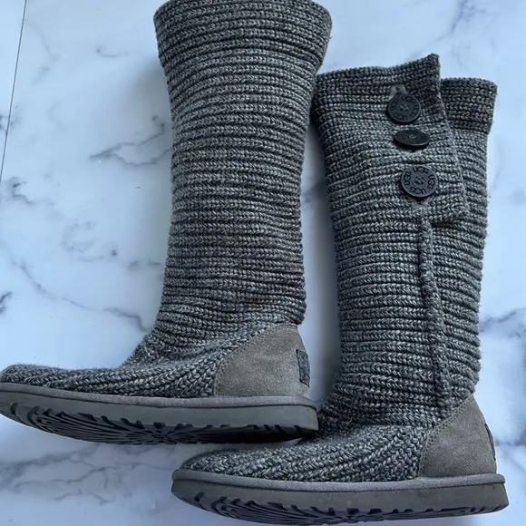 UGG Classic Cardy Gray Chunky Cable Sweater Boot Size 5