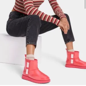 Ugg Classic Mini Clear Boots size 6 New