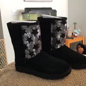 🖤UGG CLASSIC SEQUIN STAR BOOTS SZ 9 BRAND NEW NEVER WORN EXCELLENT CONDITION!