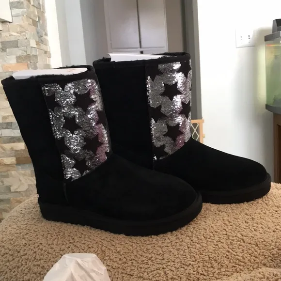 🖤UGG CLASSIC SEQUIN STAR BOOTS SZ 9 BRAND NEW NEVER WORN EXCELLENT CONDITION!