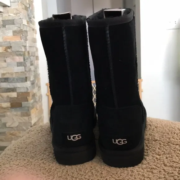 🖤UGG CLASSIC SEQUIN STAR BOOTS SZ 9 BRAND NEW NEVER WORN EXCELLENT CONDITION!