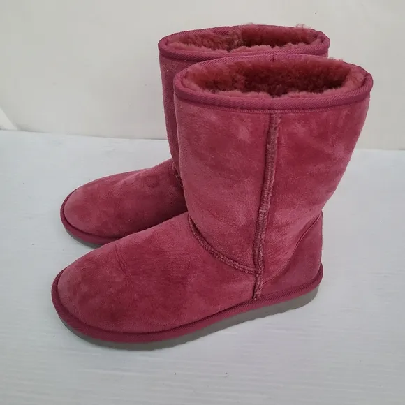 UGG Classic Short 5825 magenta fur lined boots