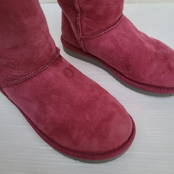 UGG Classic Short 5825 magenta fur lined boots