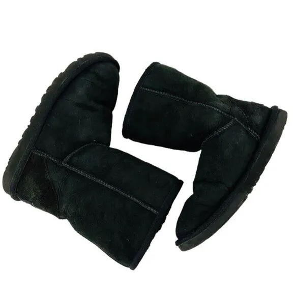 UGG Classic Short Boots Black Suede Womens Size 6 Cozy Warm Winter