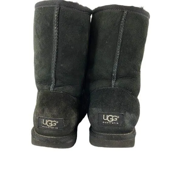 UGG Classic Short Boots Black Suede Womens Size 6 Cozy Warm Winter