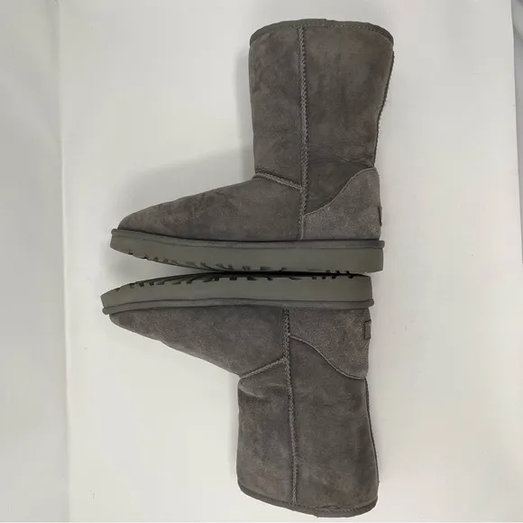 Ugg Classic Short Boots in Gray