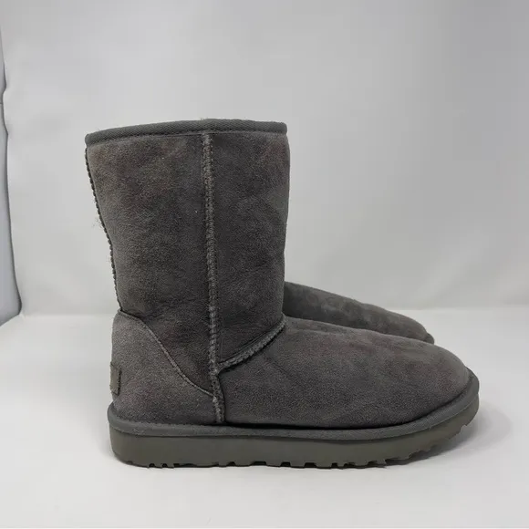 Ugg Classic Short Boots in Gray