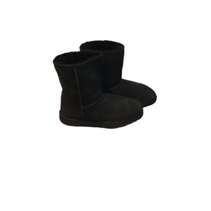 UGG CLASSIC SHORT BOOTS