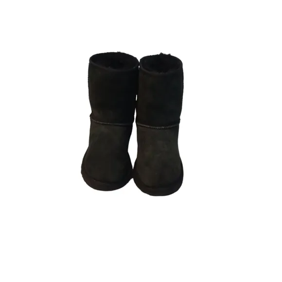 UGG CLASSIC SHORT BOOTS