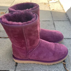 UGG Classic Short II Boot Plum Purple Size 7