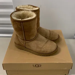 UGG CLASSIC SHORT‎ WINTER BOOTS