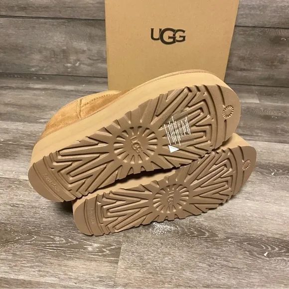 UGG | Classic Ultra Mini Platform Boots In Chestnut Size 9 NEW