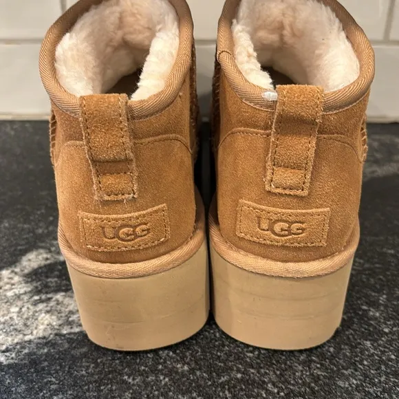 UGG Classic Ultra Mini Platform Chestnut Boots Women's Size 10 NEW