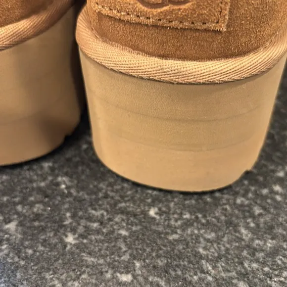 UGG Classic Ultra Mini Platform Chestnut Boots Women's Size 10 NEW