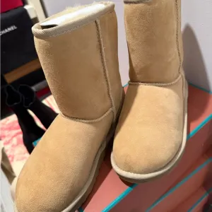 UGG Cream Winter Boots Classic Boot