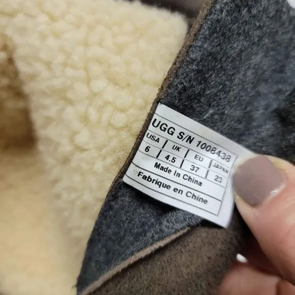 UGG 'Elsa' Waterproof Boot - size 6
