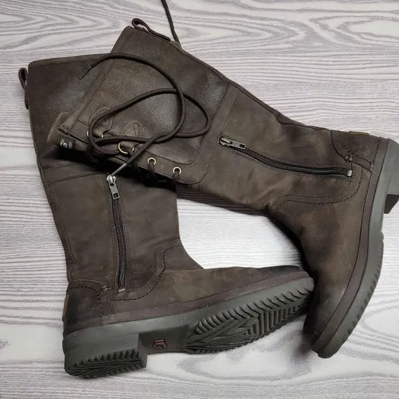 UGG 'Elsa' Waterproof Boot - size 6