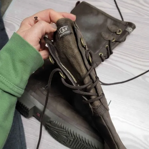 UGG 'Elsa' Waterproof Boot - size 6