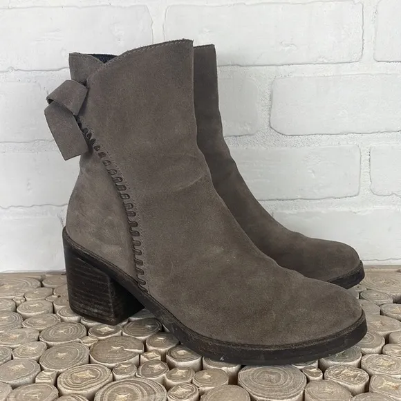 UGG Fraise Whipstitch Taupe Suede Chunky Wooden Heel Boho Boots 7
