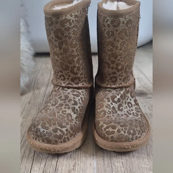 Ugg Girls Classic ll Glitter Leopard Boots Chestnut Suede Fur size 1