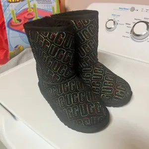 UGG Kids' Classic II Graphic Stitch Boots: Black Youth 1 New No Box