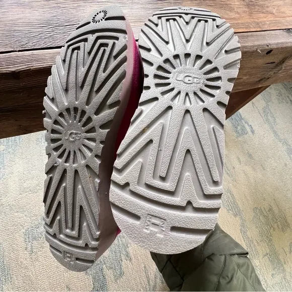 UGG KRISTEN MINI II BOOTS PINK SIZE 7 NWOT
