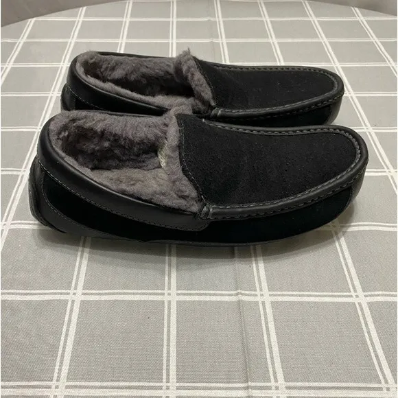 UGG Men’s Black Suede Ascot Slippers Loafers Grey Wool, Rubber Sole Size 9
