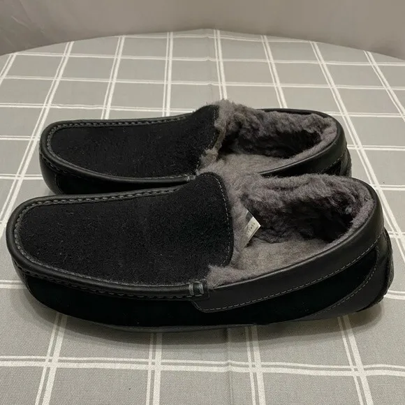 UGG Men’s Black Suede Ascot Slippers Loafers Grey Wool, Rubber Sole Size 9