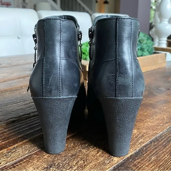 UGG Myrna Wedge Ankle Boots