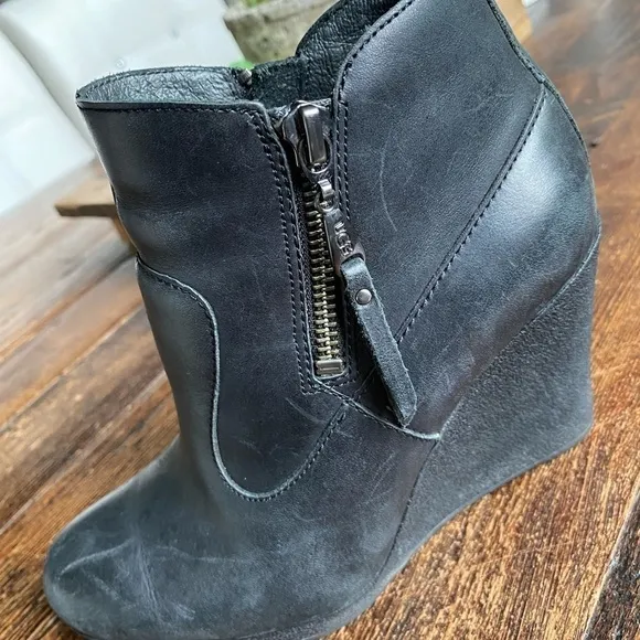UGG Myrna Wedge Ankle Boots