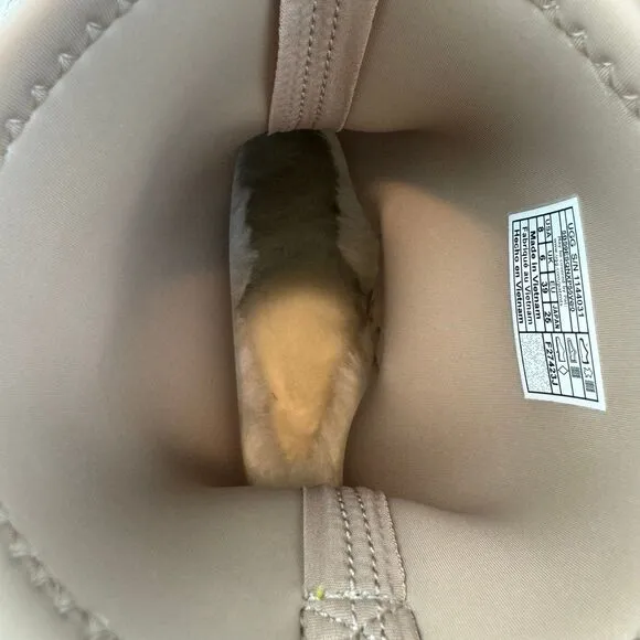 UGG SAND SUEDE CLASSIC DIPPER 2&quot; PLATFORM ANKLE BOOTS, WOMEN US 8