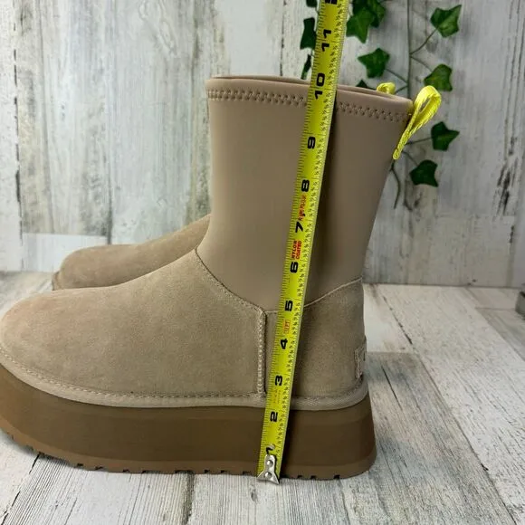 UGG SAND SUEDE CLASSIC DIPPER 2&quot; PLATFORM ANKLE BOOTS, WOMEN US 8