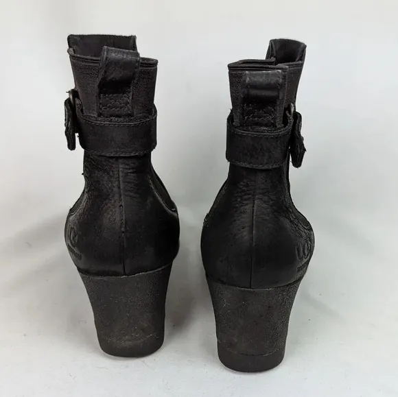 UGG sz.9 Ankle Boots Chelsey Booties Indra Waterproof Wedge Suede Fleece Lined
