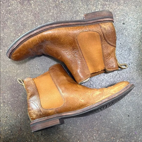 UGG Tan Boots Classic Chelsea Style