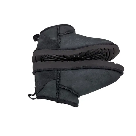 Ugg Ultra Mini Classic Boots Sz 7