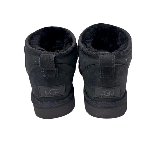 Ugg Ultra Mini Classic Boots Sz 7