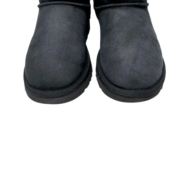 Ugg Ultra Mini Classic Boots Sz 7