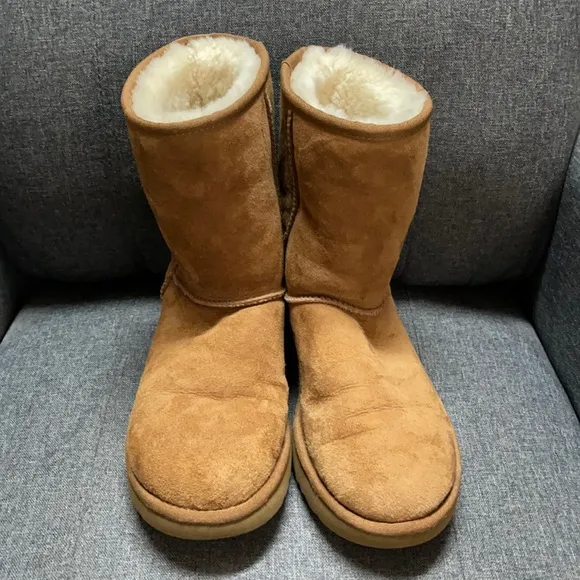 UGG Women Classic Short Heritage Boots