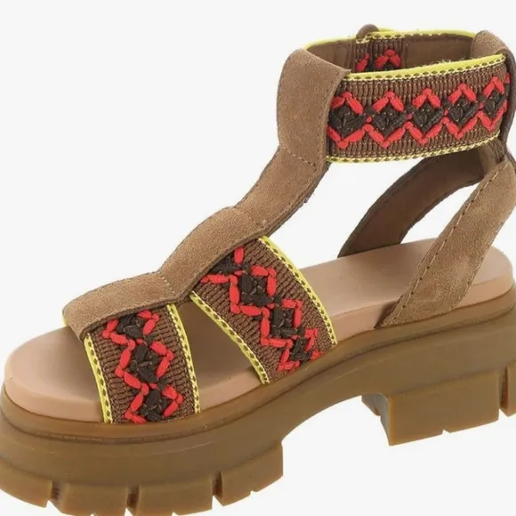 UGG Women's Ashton Heritage Braid Sandal  new