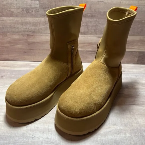 Ugg Women's Chestnut Classic Dipper Platform Boots  Size: 9