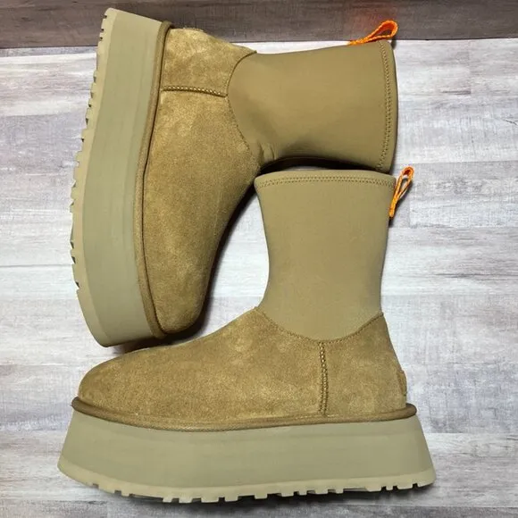 Ugg Women's Chestnut Classic Dipper Platform Boots  Size: 9