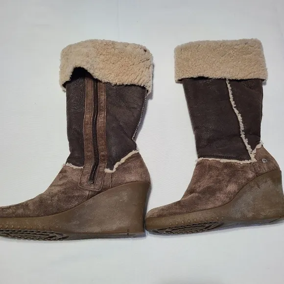 UGG Women's Classic Sandra Sherling Wedge Boots sz 9