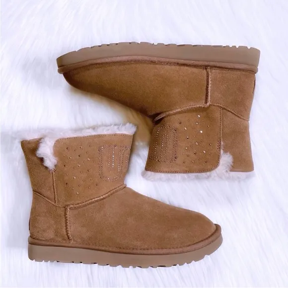UGG Women’s Classic UGG Gem Mini Chestnut Suede Boots